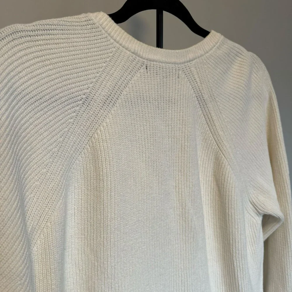 Banana Republic Cream Cotton Blend‎ Crew Neck Holiday Sweater - Size Medium - Picture 5 of 7